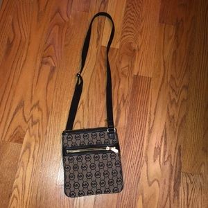 AUTHENTIC MICHAEL KORS BLACK SHOULDER BAG